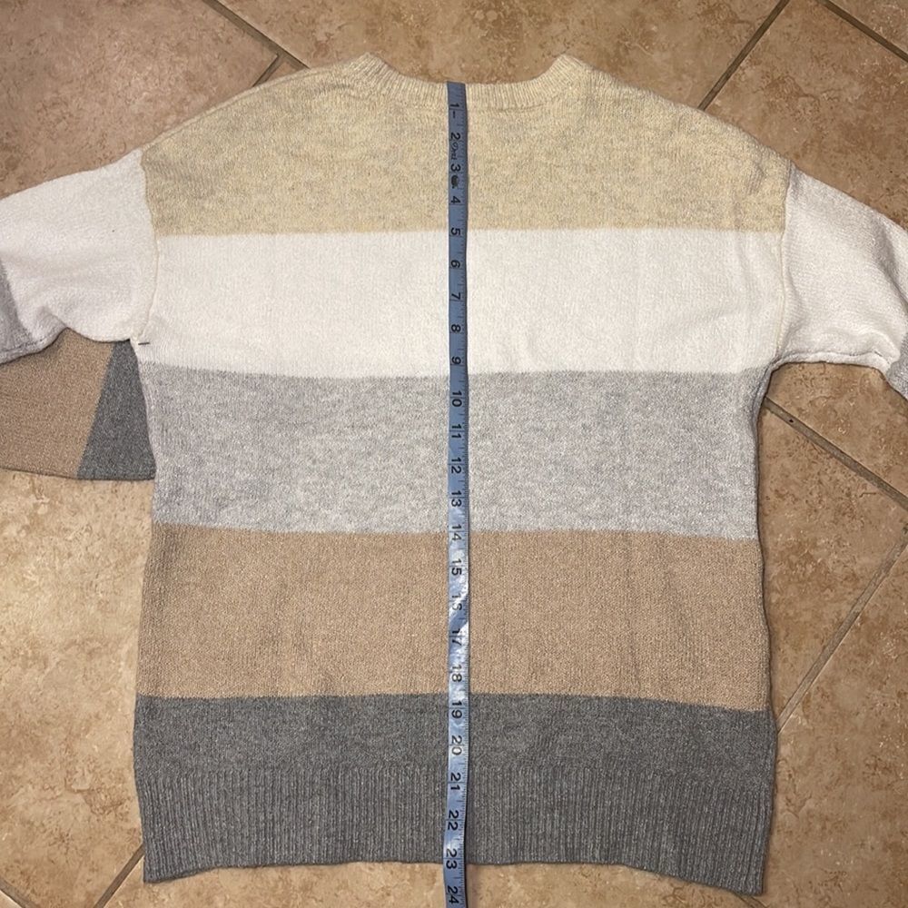 Brand new Super soft pullover sweater - Picture 2 of 4